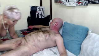 Depraved പ്രായപൂർത്തിയായ റഷ്യൻ പട്ടി AimeeParadise ജാഗ്രതയോടെ sucks dick അവളുടെ പ്രിയ ഭർത്താവ് ...