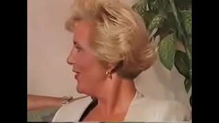 Zrela 50-godišnja Gangbang, ona je šef vrućih požudnih žena