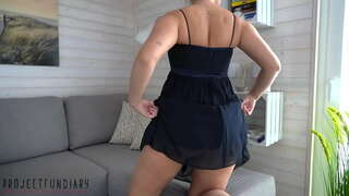 трудна домаћица жели врућу пичку са спермом у дупету