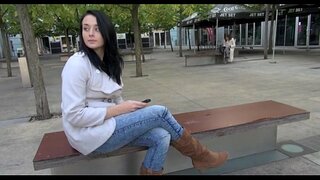 Wench adores orali ħafna