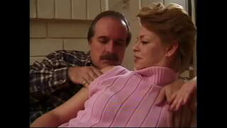 Hot bulgarske Sharin Tre blåser kuk å blir dypt fitte boring og cumshot på rumpa